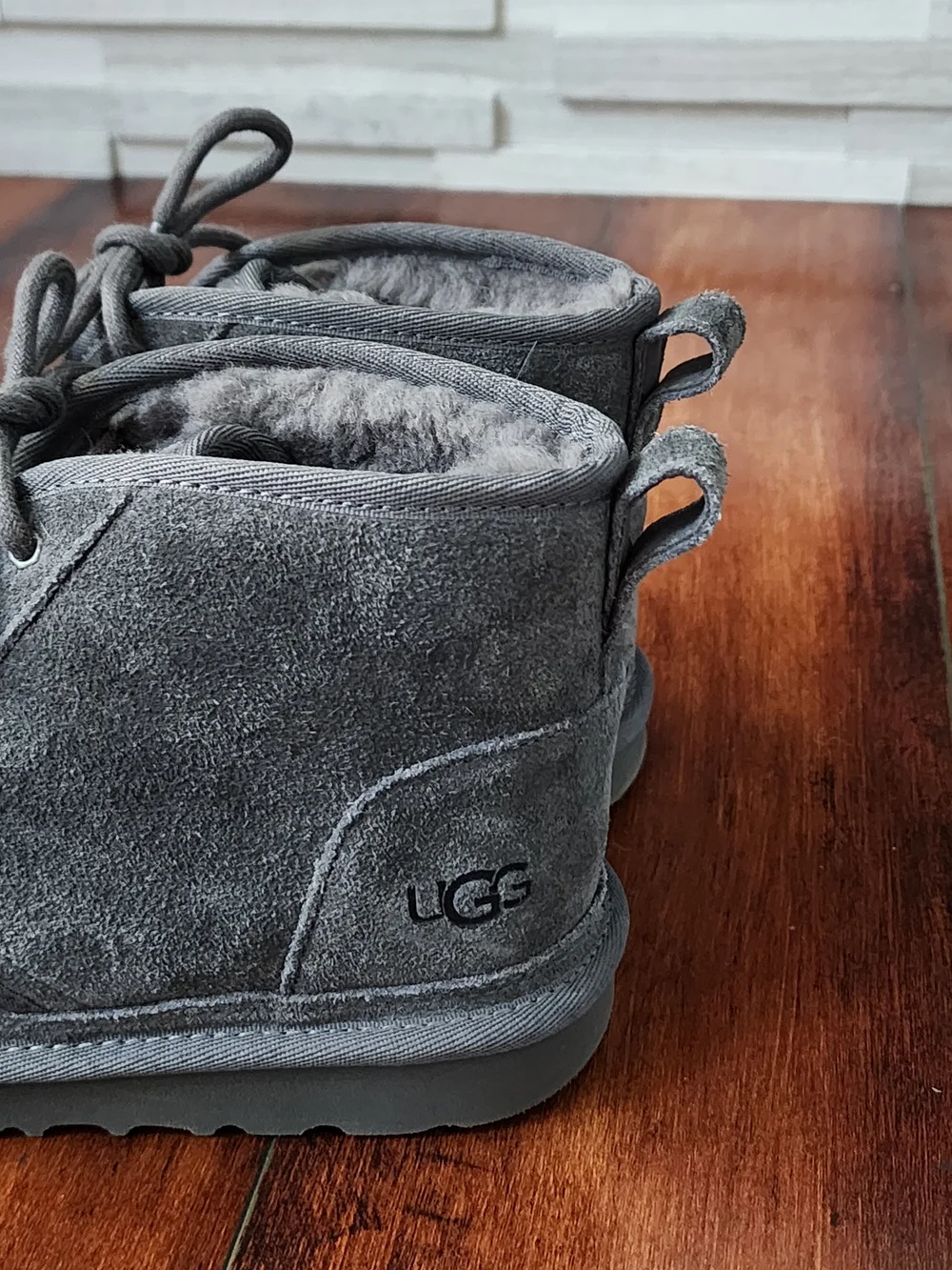 UGG neumel ii